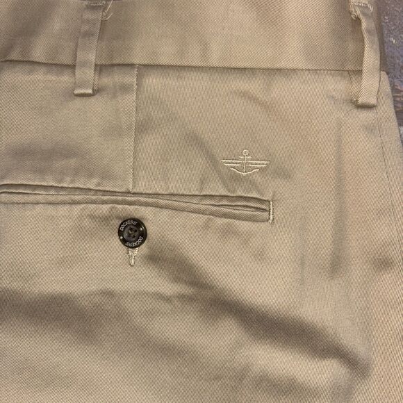 Docker’s Men’s D4 Relaxed Fit  Signature Khaki Pants Flat Front Size 40X30 - Picture 1 of 5